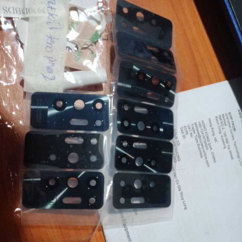 Ống kính camera sau tecno pova 2