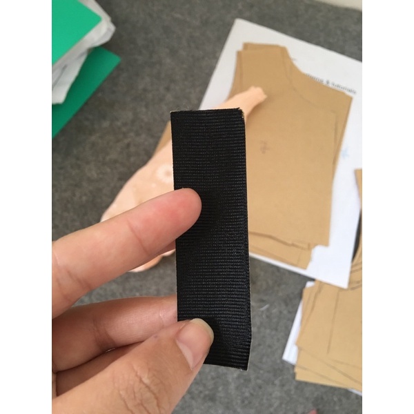 Ruy băng dán chân bờm