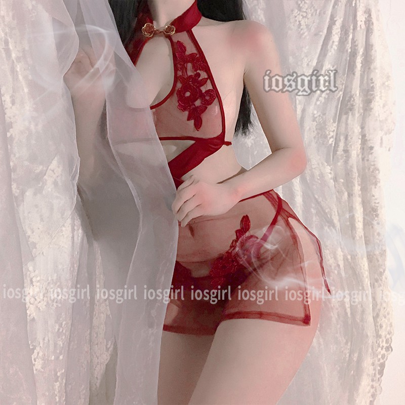 Đầm ngủ xuyên thấu và quần lót dây gợi cảm cho nữ