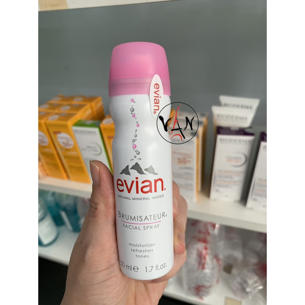 Xịt Khoáng Evian Natural Mineral Water 50ml