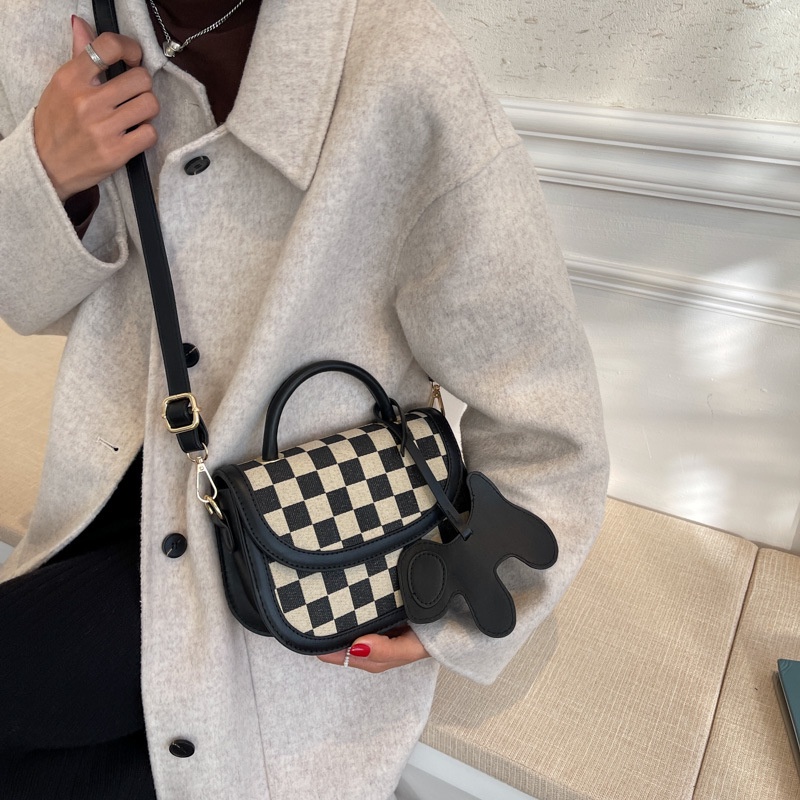 Túi đeo chéo nữ MiDi hình hộp trendy họa tiết káro mix nhiều phong cách