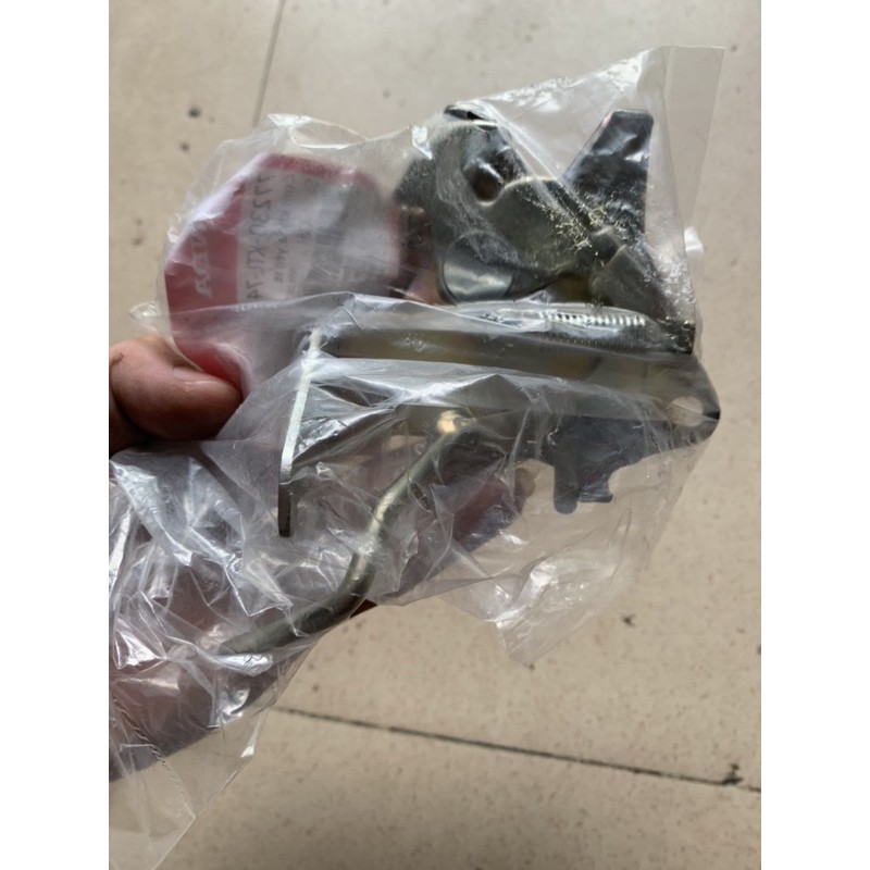 Cụm khoá yên sau Wave @+RS 100 zin hãng