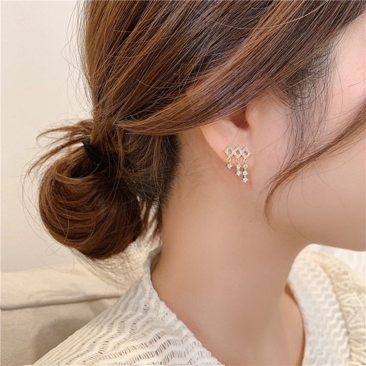 Bông Tai Ba Hàng Hình Vuông Đính Kim Cương Lấp Lánh Thời Trang Hàn Quốc Cá Tính Dành Cho Bạn Nữ