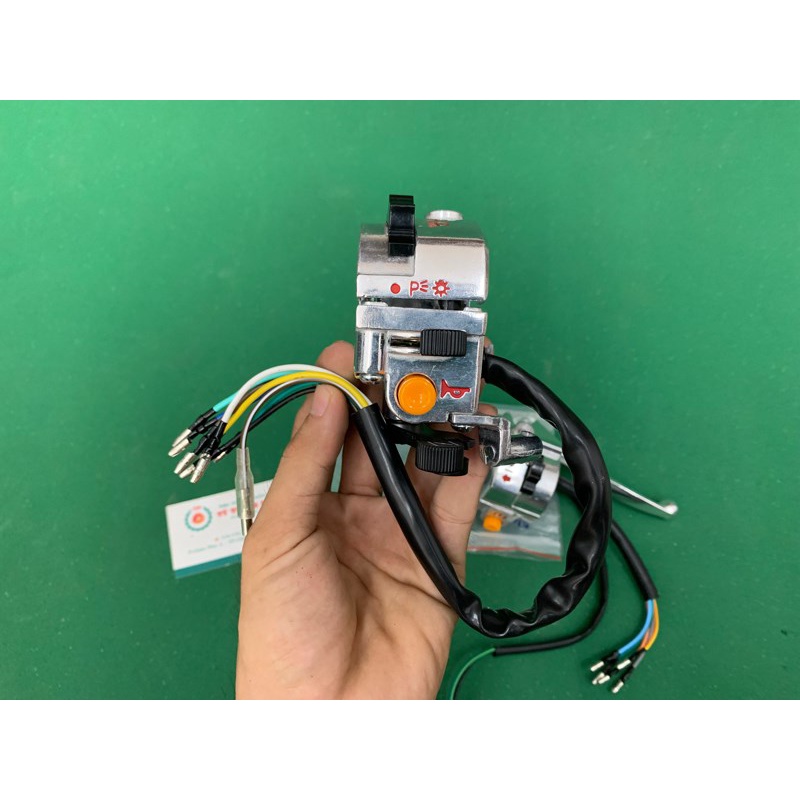 Cùm công tắc , Ốp tay Cup 82 có đề