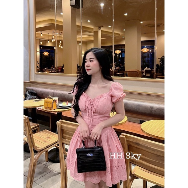 Váy cổ vuông dáng xoè vải cotton 2 lớp có mút ngực khuy bọc loại1
