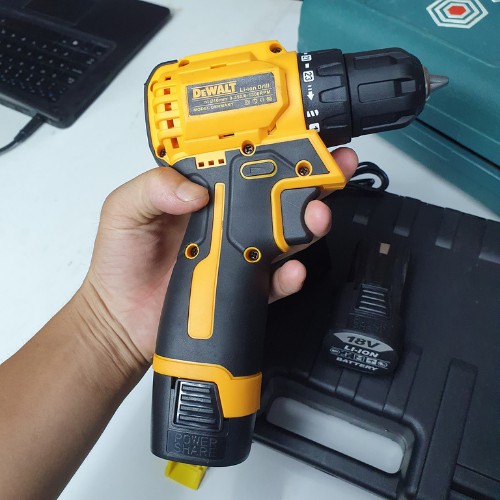 {HÀNG SẴN} Máy Khoan pin dewalt 4 cell 18v ,không chổi than thương hiệu USA Bảo hành body 6 tháng