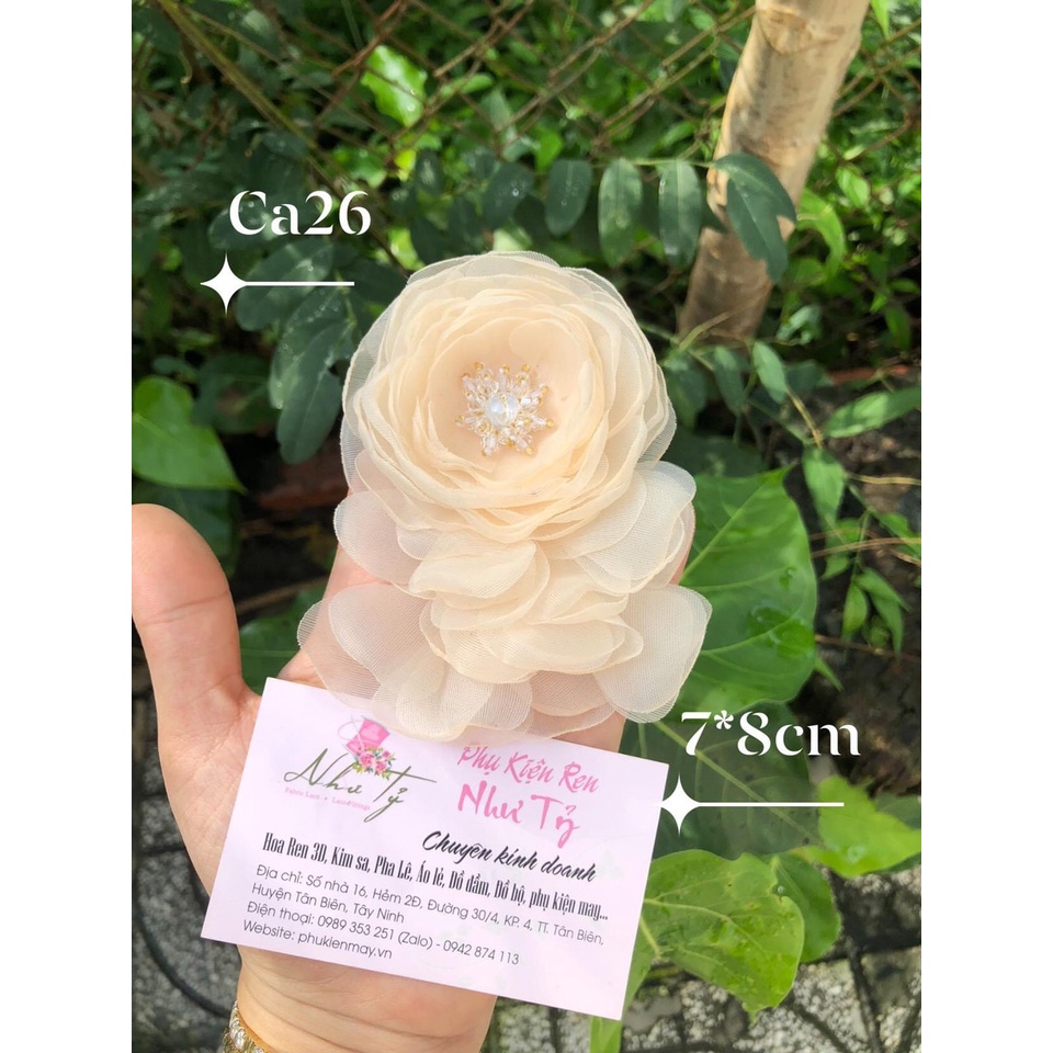 Hoa trà von cài áo nhiều lớp xinh xắn 8cm