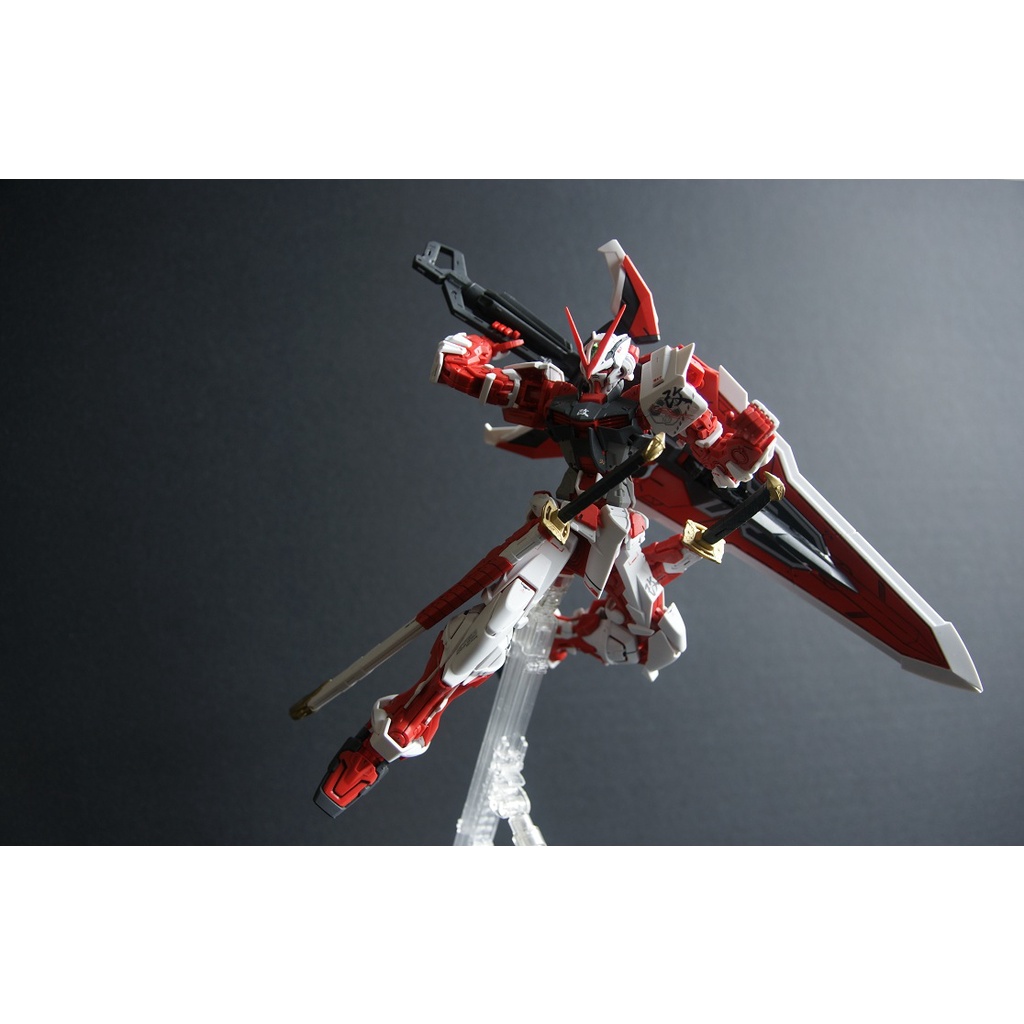Mô hình Gundam MG 1/100 Astray Red Frame