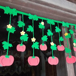 Rèm cửa trang trí từ giấy xốp
