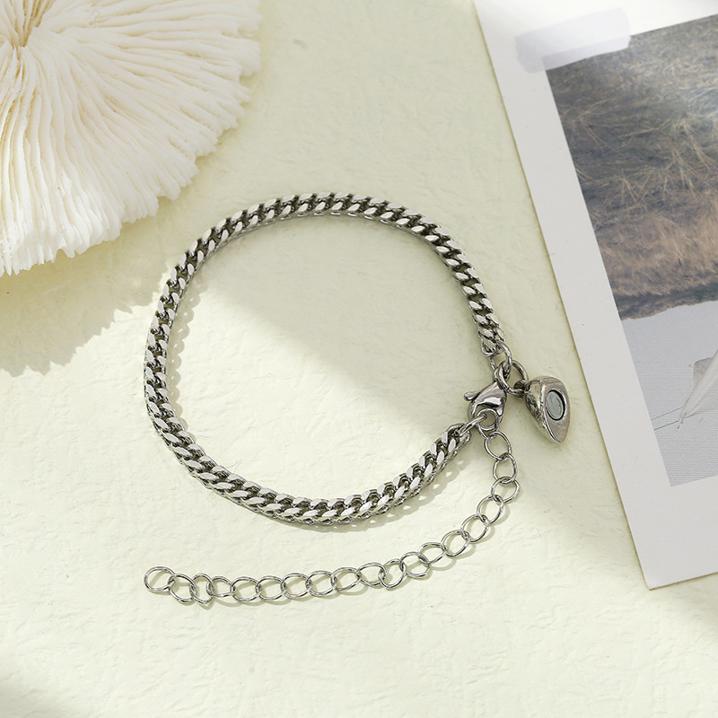 Set 2 vòng tay bằng thép không gỉ từ tính trái tim cho cặp đôi