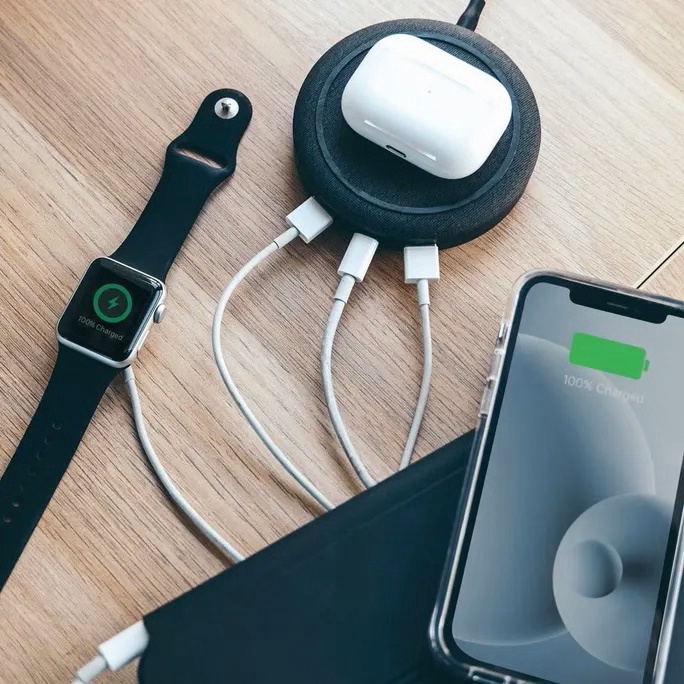 Bộ Hub sạc không dây đa năng Mophie
