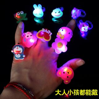 1 nhẫn hoạt hình có đèn LED cho bé