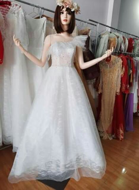 Váy cưới mặc đãi  tiệc nhẹ nhàn màu trắng