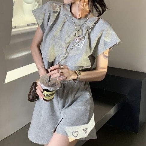 Bộ Đồ Thể Thao Hai Món Áo Tay Ngắn Quần Short Ống Rộng Lưng Cao Thời Trang Hàn Quốc Dành Cho Bạn Nữ 2022
