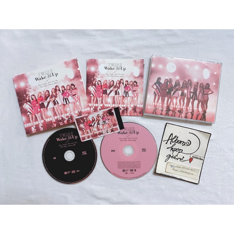 Twice Japan Album wake me up đã khui seal, gồm Cd, dvd photocard mini booklet như hình.