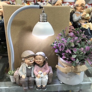 Tượng ông bà lão