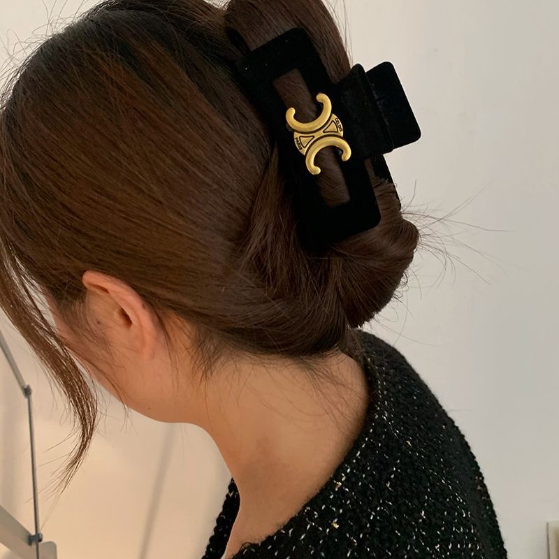 Kẹp Tóc Hình Cá Mập Màu Đen Bằng Nhung Phong Cách Mori Pháp Cổ Điển Thời Trang Cho Nữ