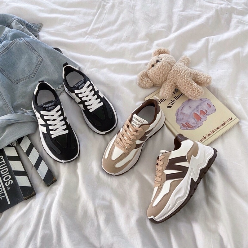 Giày thể thao nữ sneaker sườn có chữa N , đế cao êm khoá dây