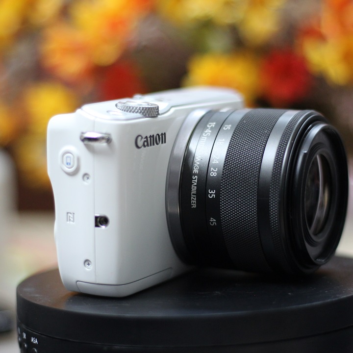 Máy ảnh Canon M10 kèm ống kính