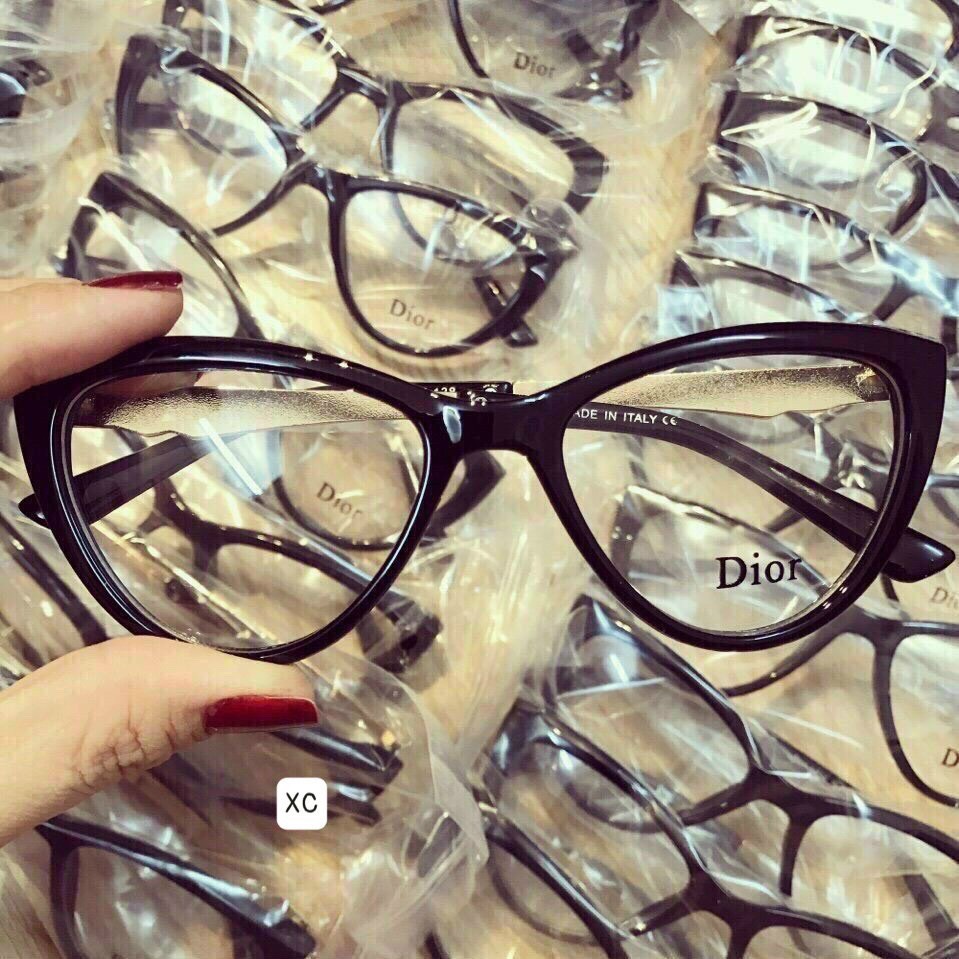 Kính mắt , kính mát , gọng kính trong các loại nhiều kiểu dáng thời trang hottren giá rẻ nhất