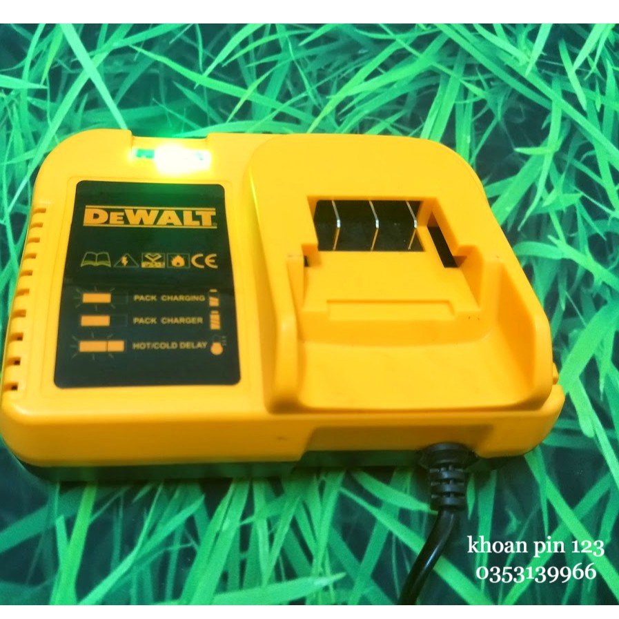 Sạc pin sạc đế 21V Dewalt dùng cho máy khoan pin