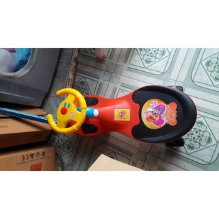 Xe lắc cho bé
