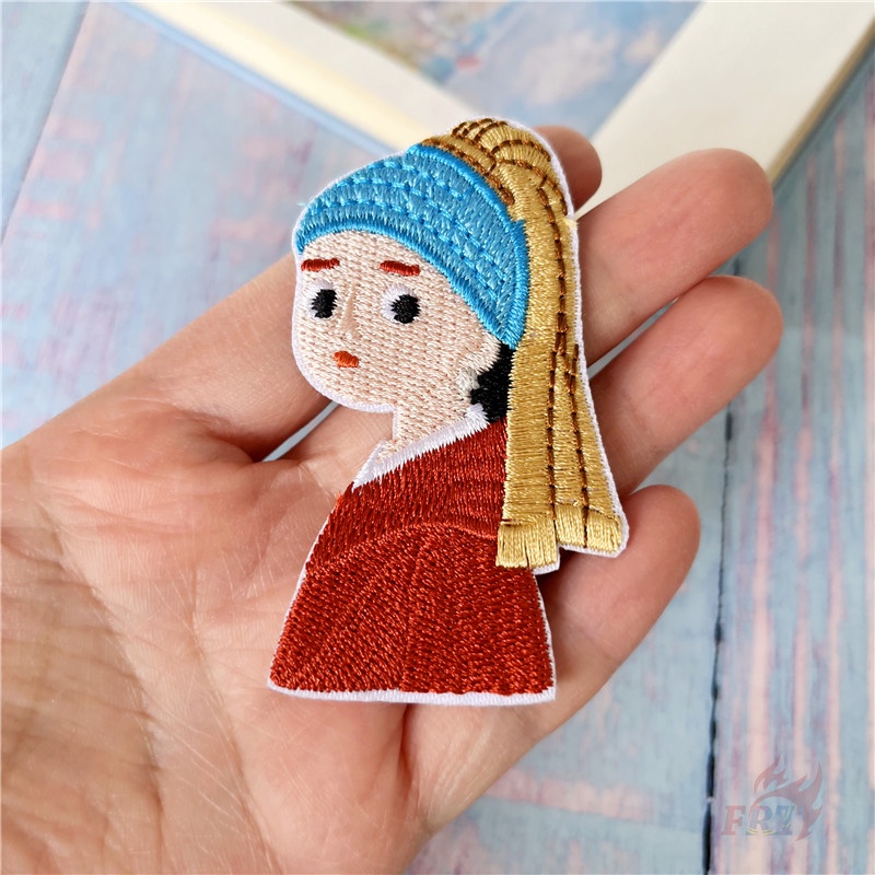 1 miếng vá trang trí quần áo hình cô gái đính ngọc trai kích thước 4.2CM*7.1CM