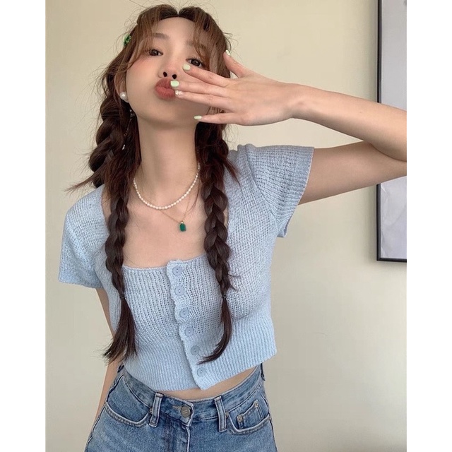 Áo croptop len mỏng cổ vuông