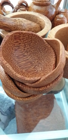CHÉN CHẤM HOA GỖ DỪA ( đk 9cm, cao 4cm)