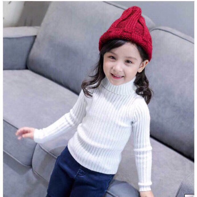 áo len tăm bé gái cao cổ cực kỳ ấm áp,đây chính là chiếc áo không thể thiếu trong tủ quần áo của bé,chất len mềm mại