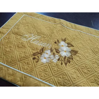 Vỏ gối satin thêu
