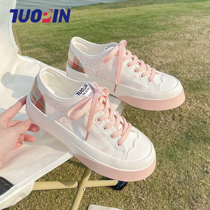 Giày thể thao nữ cột dây hoạ tiết đế viền màu (lùi size form rộng)