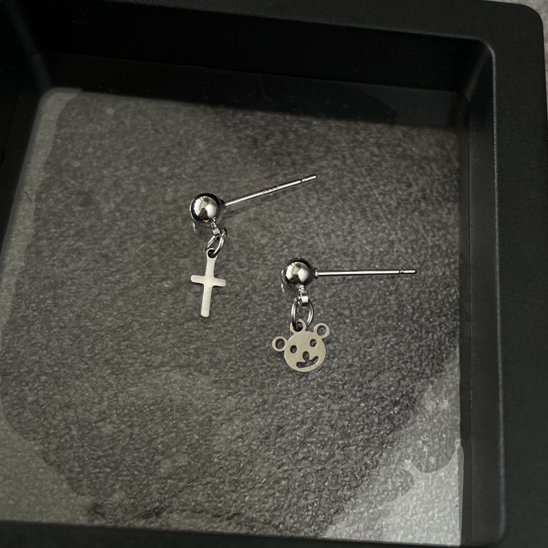 Khuyên Tai Hình Gấu Đan Chéo Phong Cách Hàn Quốc Cho Nữ