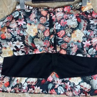 Chân váy xòe ngắn