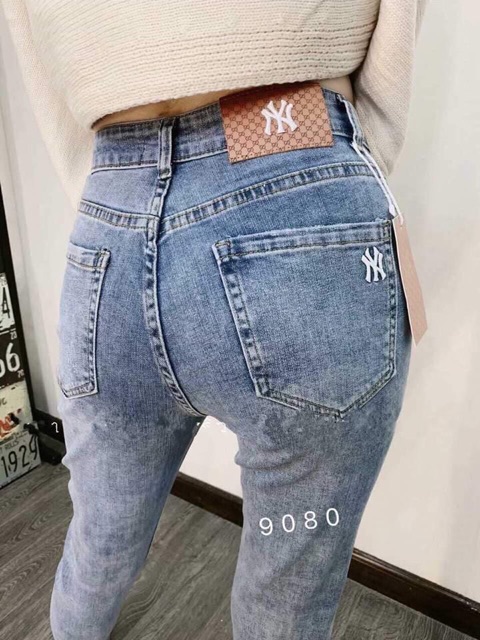 Quần bò xanh nhạt