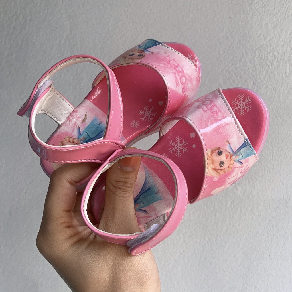 Sandal bé gái - dép quai hậu cho bé có đèn led họa tiết công chúa elsa Babybess led A2 ( có ảnh thật)