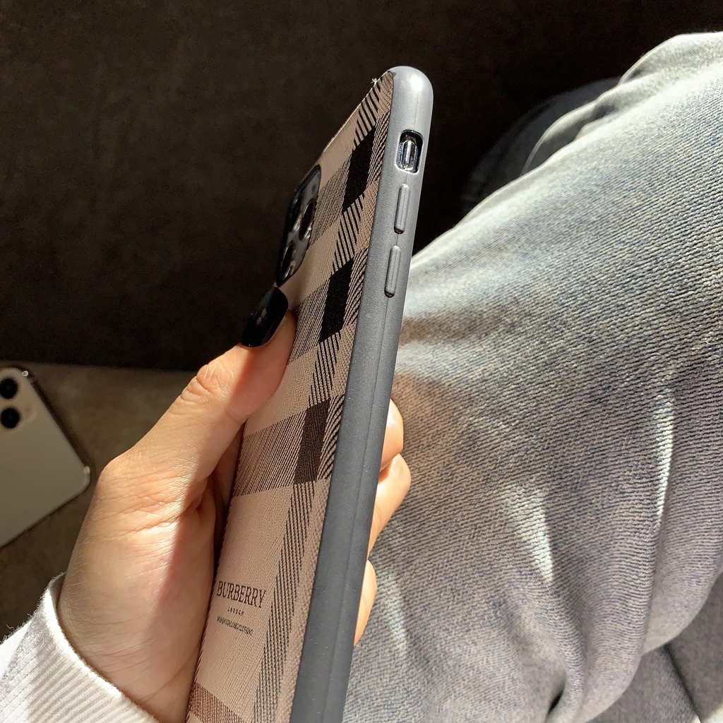 ỐP LƯNG DA IMD HỌA TIẾT NỀN CARO BURBERRY - N2837