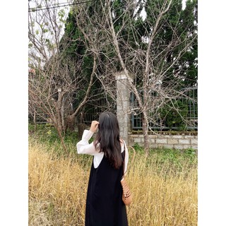 Váy yếm lụa hai dây và áo organza
