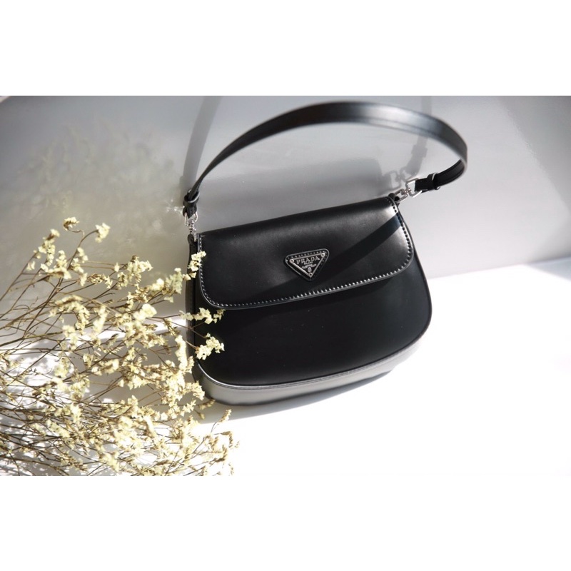 🆘  PRADA CLOE SPSL 🆘 👉🏻dáng có nắp kín đáo  👉🏻bảng mầu mới hot trend : Đen,Trắng,Hồng & Xanh mint 👉🏻