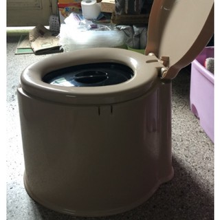 cung cấp sỉ lẻ Bô vệ sinh di động cho người già người khuyết tât