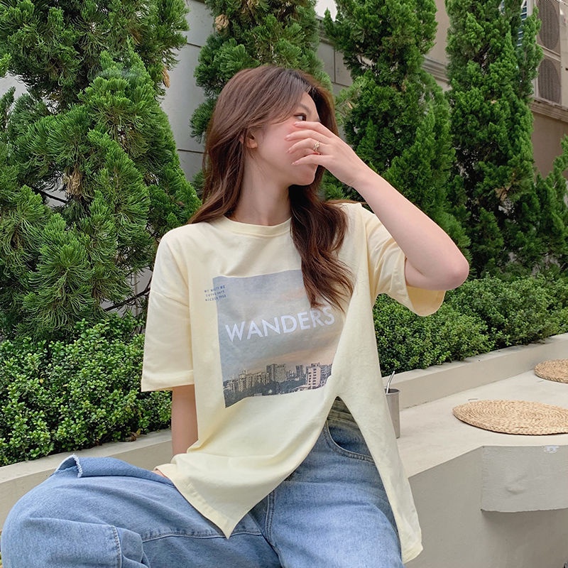 Áo thun IELGY ngắn tay xẻ tà in họa tiết phong cách Hàn Quốc dành cho nữ