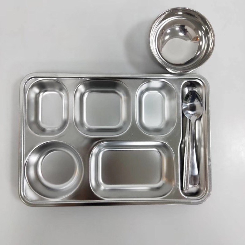Khay cơm inox 6 ngăn sâu lòng Hàn Quốc có nắp nhựa đậy khít chống tràn cao cấp, khay cơm inox 6 có ngăn để thìa đũa