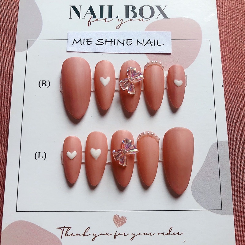 Nail box móng tay giả màu hồng nude đơn giản thanh lịch