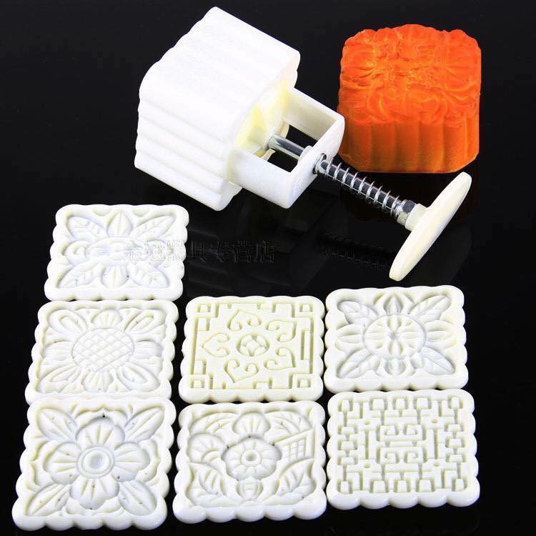 Khuôn bánh trung thu lò xo 100g 4/6 mặt (hoa văn trang trí ngẫu nhiên)