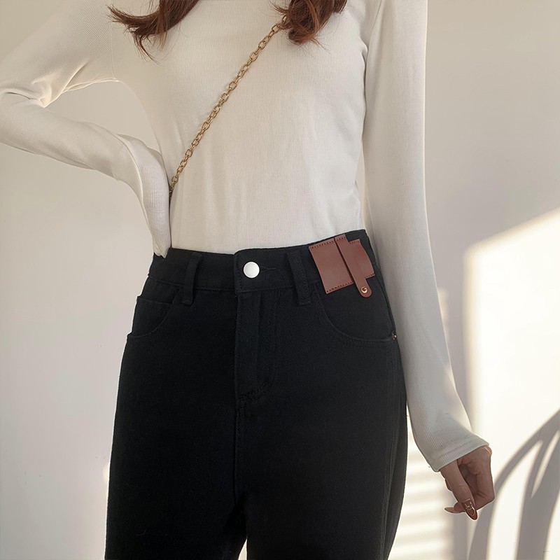 LEEVA- Quần jeans nữ dáng dài phối tag da thời trang Q038