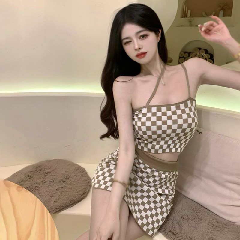 Áo Lửng Cổ Yếm Đan Dây Lưng Phong Cách Hàn Quốc Cho Nữ