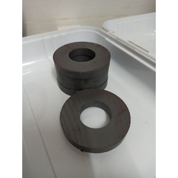 Nam châm vĩnh cửu D70x10 mm lỗ trong phi 32 mm, dùng làm thí nghiệm phát điện, làm loa điện tử