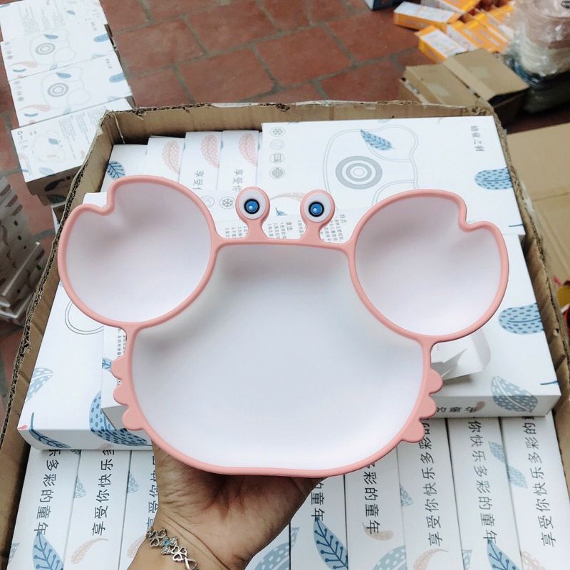 Khay ăn dặm Silicon hình cua ngộ nghĩnh cho bé có đế hút chân không chống rơi vỡ