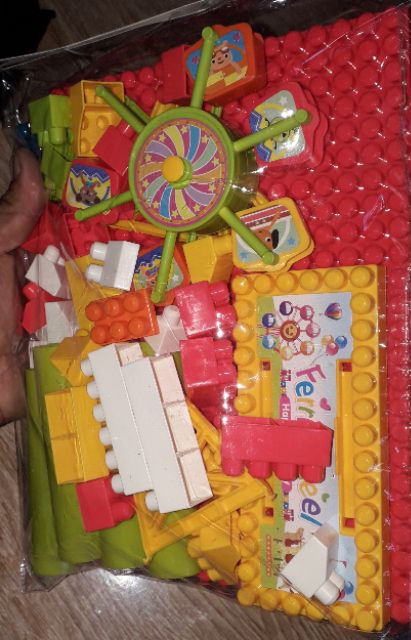 Sét lắp ráp mô hình trò chơi đu quay bằng nhựa rất đẹp