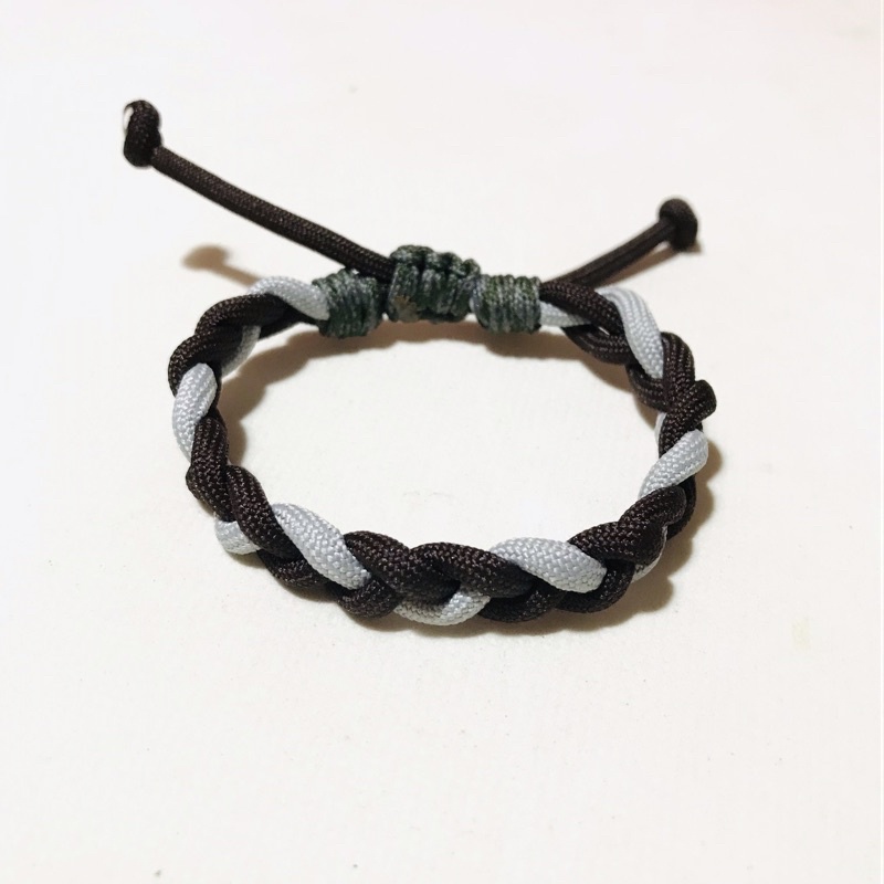 Vòng tay paracord sinh tồn Rasta